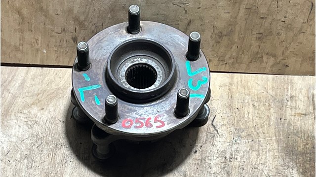 Маточина колеса передня 40202CA010 NISSAN