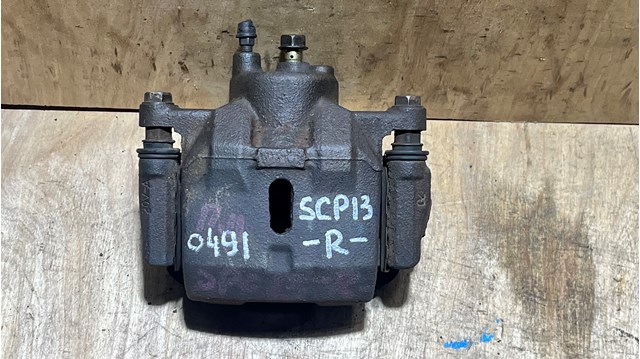Супорт гальмівний, передній, правий 4773052010 TOYOTA