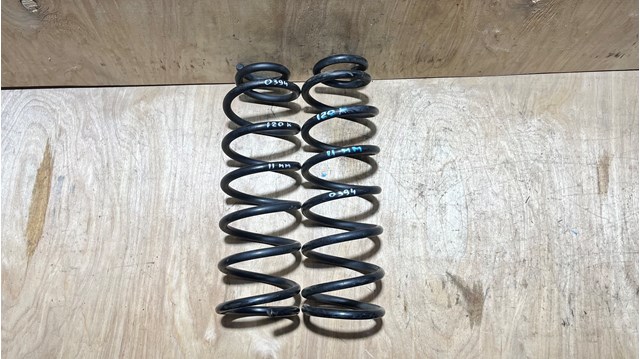 Пружина підвіски задня 4823102180 TOYOTA