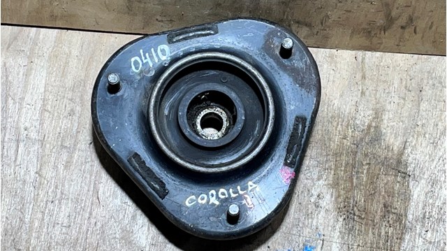 Кріплення переднього амортизатора 4860912290 TOYOTA