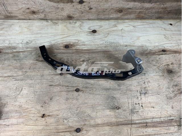 Кронштейн-адаптер кріплення фари передньої, правої 57707AG060 SUBARU