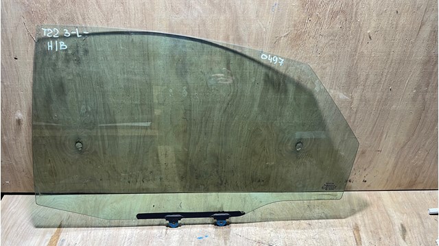Скло заднє ліве 6810405080 TOYOTA