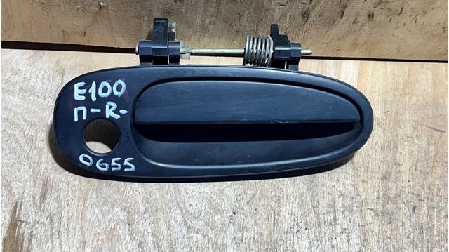 Ручка передньої двері зовнішня права 6921012160 TOYOTA