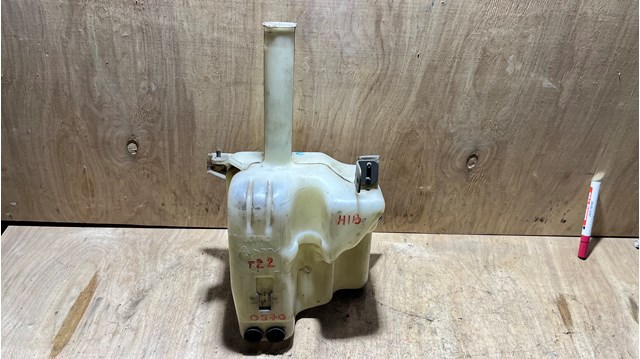 Бачок склоомивача 8531505080 TOYOTA