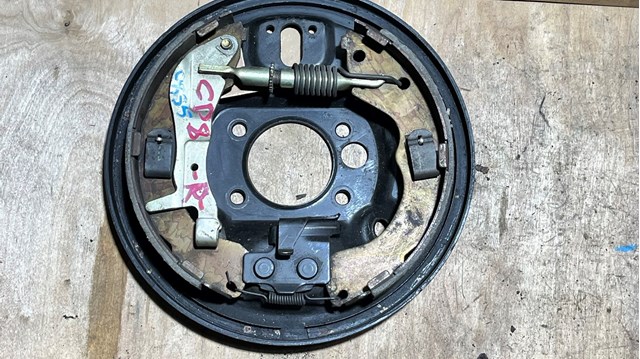 Колодки гальмові задні, барабанні C1Y02638ZA MAZDA
