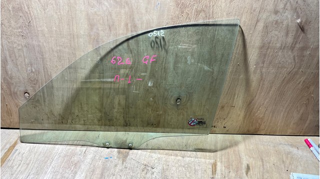 Скло водійських дверей GE4T59511A MAZDA