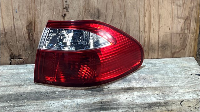 Задній правий зовнішній ліхтар GG3E51150B MAZDA