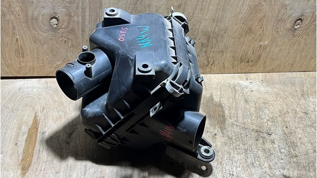 Корпус повітряного фільтра, верхня частина MN135268 MITSUBISHI