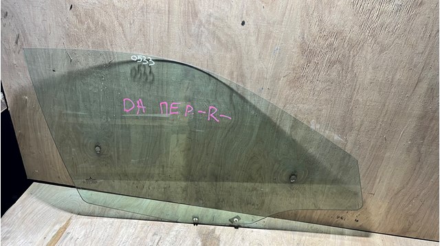 Скло пасажирських дверей MR720213 MITSUBISHI