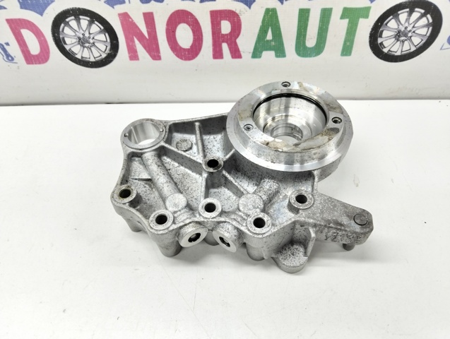 Насос маслозакачуючий 06J103166A VAG