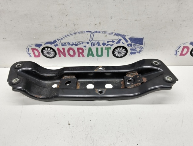 Кронштейн КПП 113101CB0A NISSAN