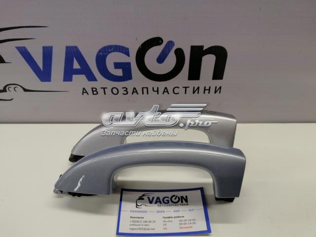 Ручка задньої двері зовнішня права 1K8837206E VAG