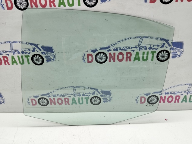 Скло задньої двері лівої 1U4845205A VAG