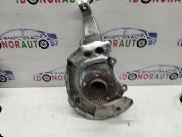 Цапфа поворотного кулака 31216775769 BMW