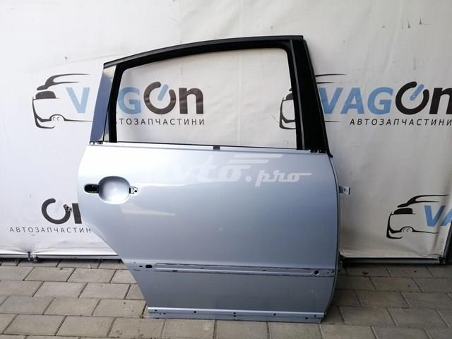 Двері пасажирські задні праві 3B5833052R VAG
