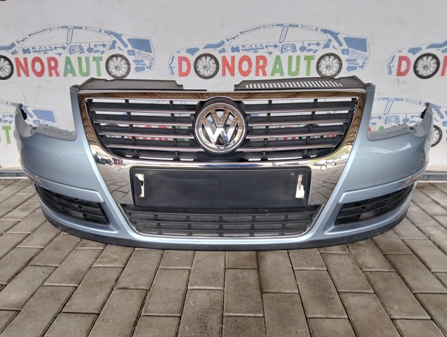 Бампер передній в зборі 3C0807221 VAG