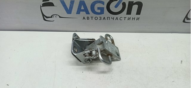 Петля задніх лівих дверей 3C8833411B VAG