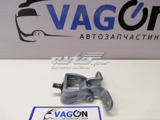 Петля задньої багажної, 3/5 -ої двері 3T0827302C VAG