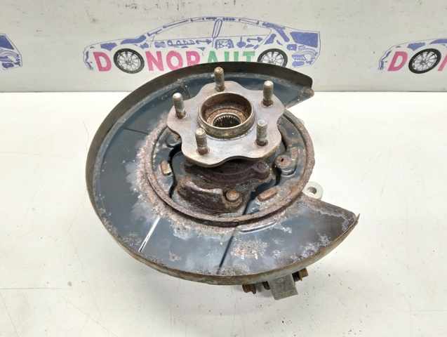 Цапфа поворотна права 430181CA0B NISSAN