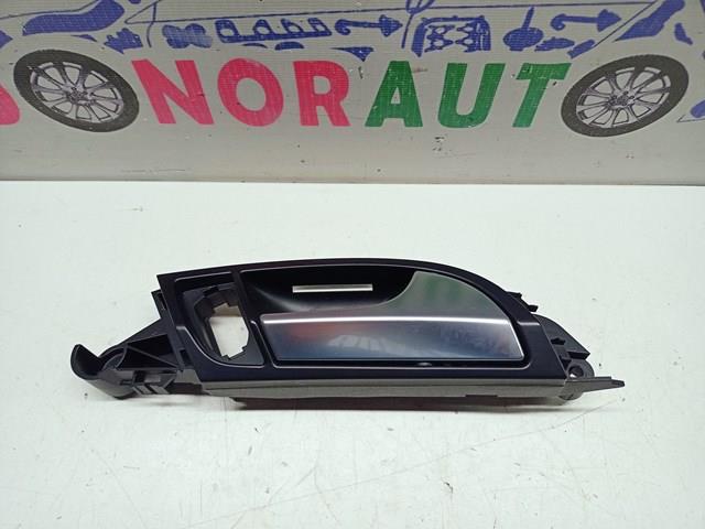 Ручка передніх дверей внутрішня, права 4L0837020 VAG
