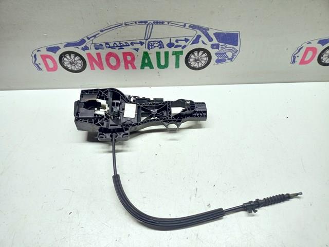 Тримач зовнішньої ручки дверей, задніх правих 4L0839886J VAG