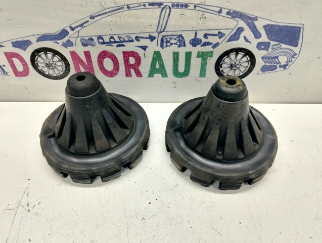 Проставка (гумове кільце) пружини задньої, верхня 55050AL500 NISSAN