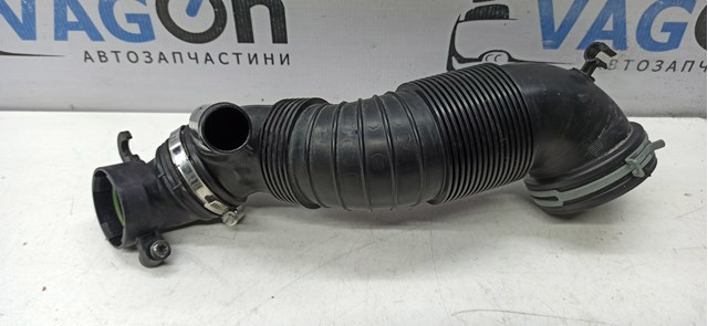 Патрубок повітряний, вихід повітряного фільтра 5N0129654 VAG