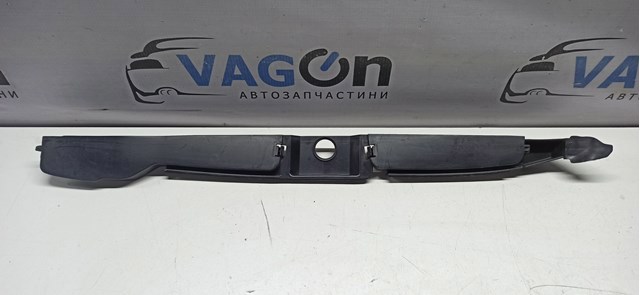Ущільнювач крила 5N0821112 VAG