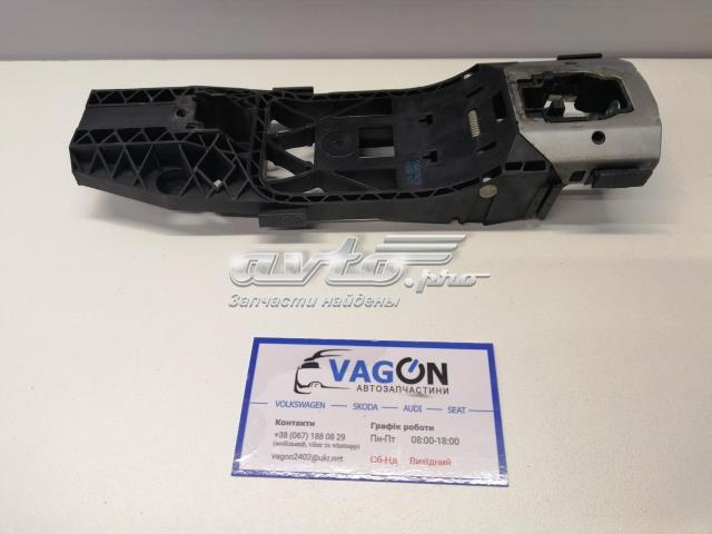 Тримач зовнішньої ручки дверей, передніх лівих 5N0837885G VAG