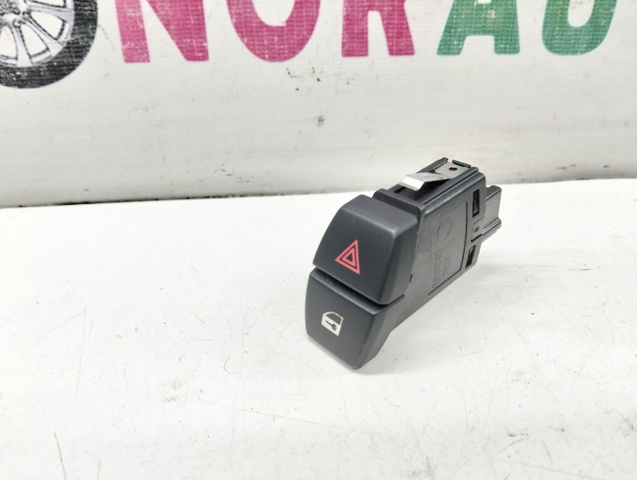 Кнопка включення аварійного сигналу 61319161896 BMW