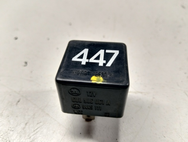 Блок управління вентилятором 6U0906061A VAG