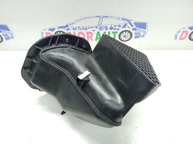 Повітроприймач Volkswagen Touareg 1