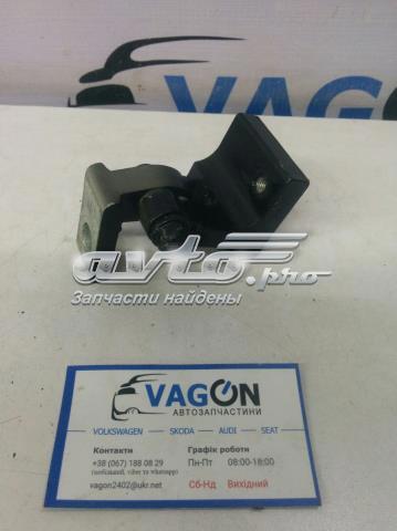 Петля задніх правих дверей 7L0833402A VAG