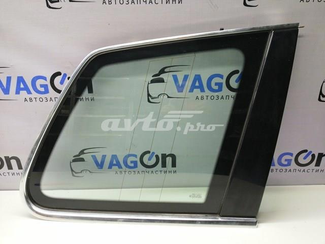Скло багажного відсіку, праве 7L6845298CA VAG