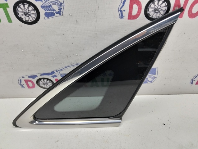 Скло кузова/багажного відсіку, праве 833001CA0A NISSAN