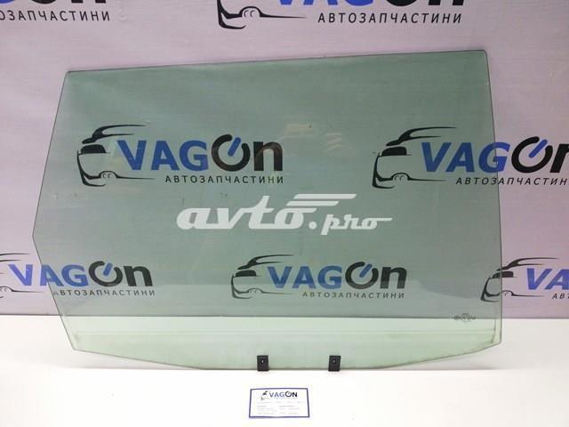 Скло заднє праве 8D9845206 VAG