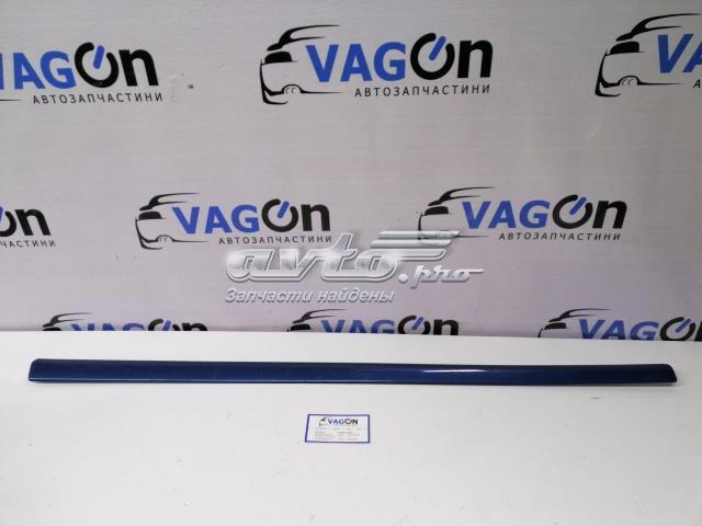 Молдинг передніх правих дверей 8E0853954 VAG