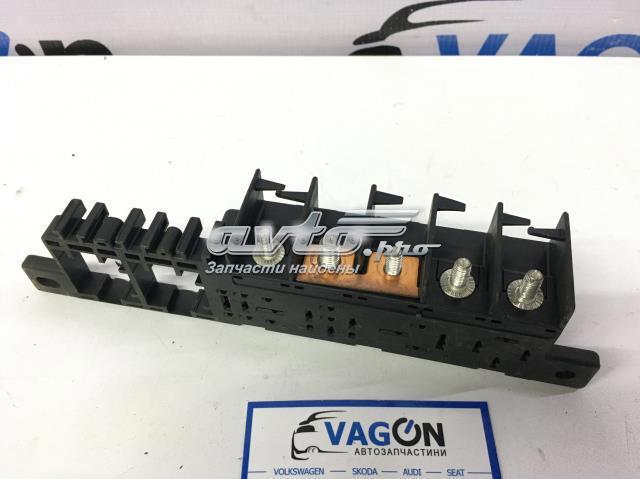Монтажний блок 8L0941822A VAG