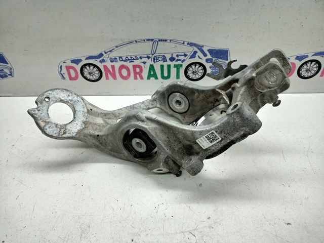 Кулак поворотний лівий 8R0505435C VAG