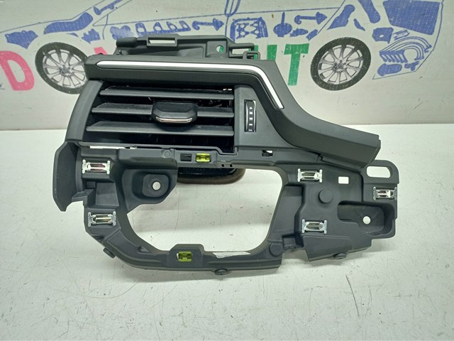 Решітка повітроводу ліва 8W1820901 VAG