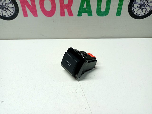 Кнопка включення парктроника 8XA857136 VAG