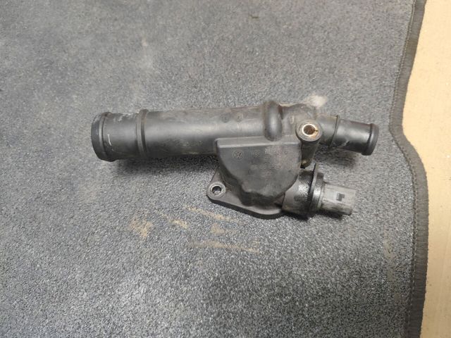 Водяний патрубок 03G121132B VAG