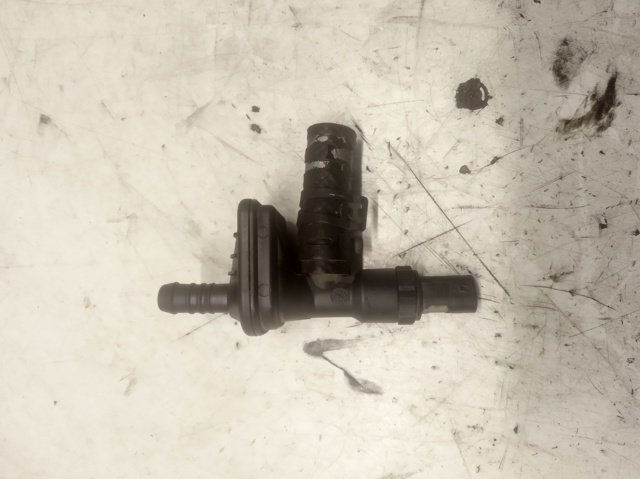 Датчик температури палива 03L919824C VAG
