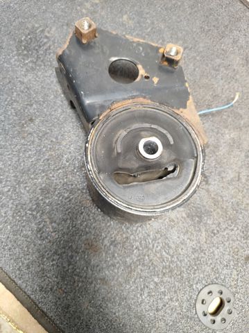 Передня опора двигуна 11270CN20B NISSAN