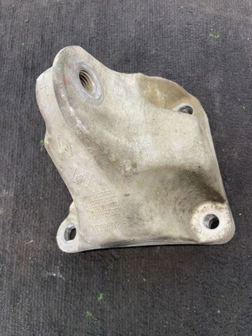 Кронштейн подушки (опори) двигуна, передньої 113320021R RENAULT
