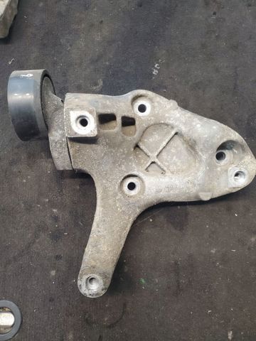Кронштейн компресора кондиціонера 1K0260885B VAG