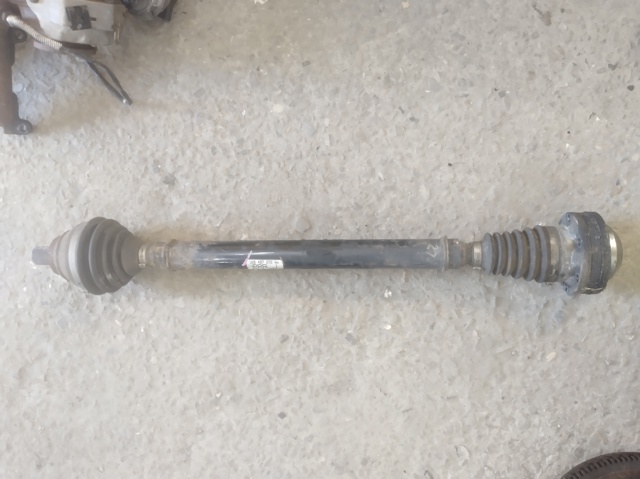 Привід передній правий 1K0407272RR VAG