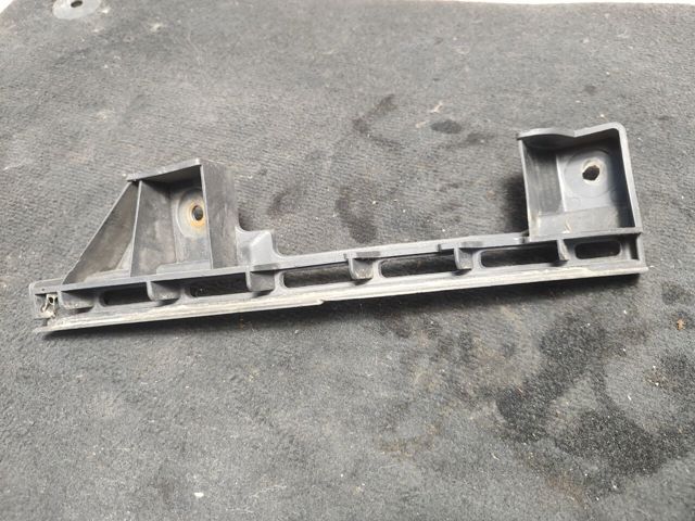 Кронштейн кріплення бампера переднього правий 1T0807890B VAG