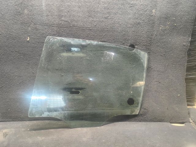 Скло заднє ліве 1Z5845205C VAG