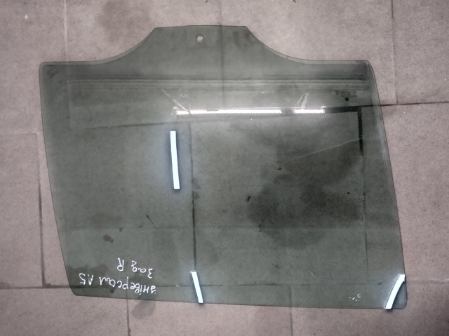 Скло заднє праве 1Z9845206A VAG